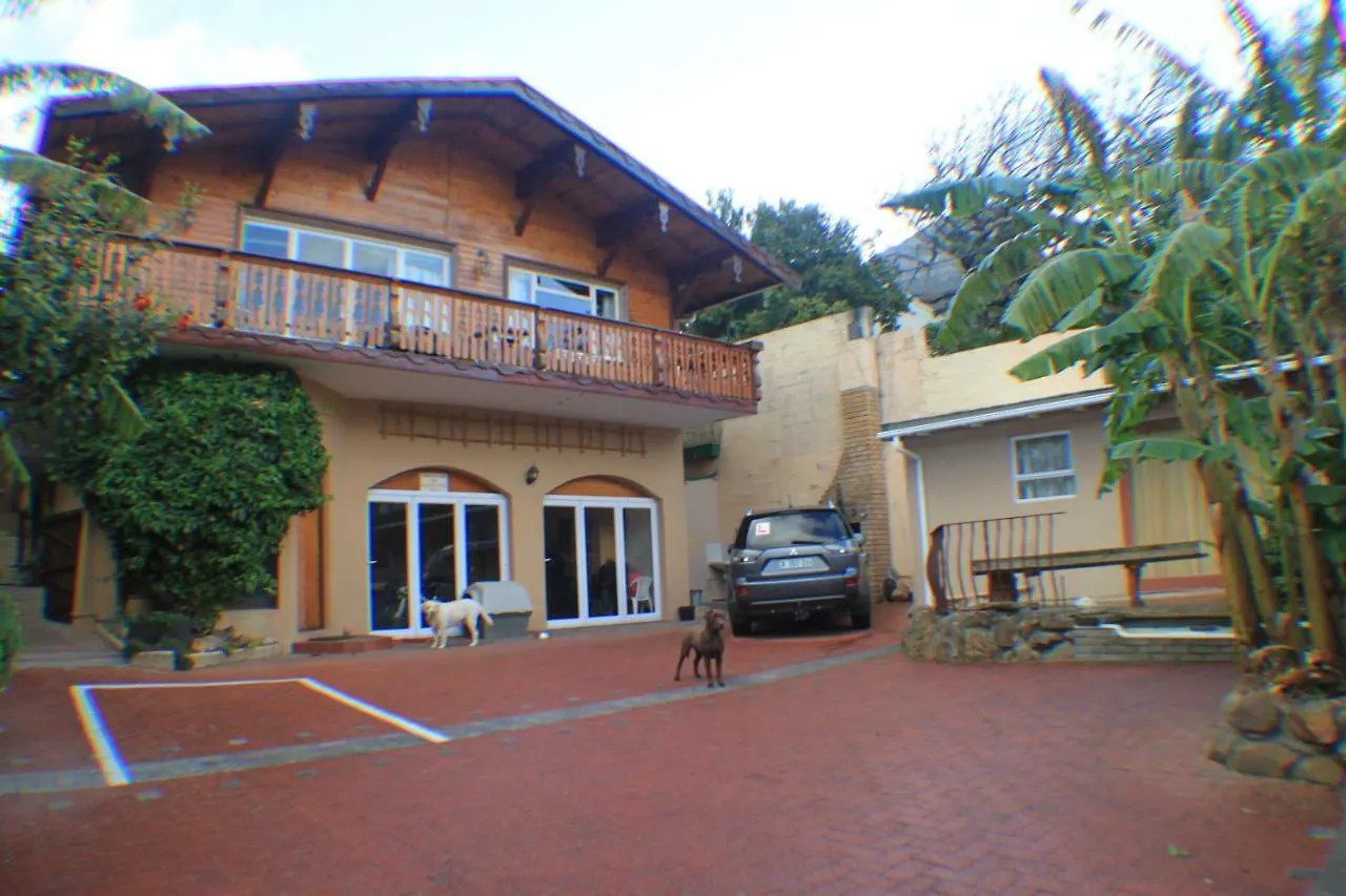 Charming Lodge In City Bowl, Close Enough To The Action But Peaceful And Quiet. Le Cap 0*,