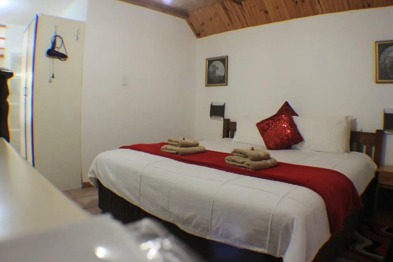 Charming Lodge In City Bowl, Close Enough To The Action But Peaceful And Quiet. Le Cap